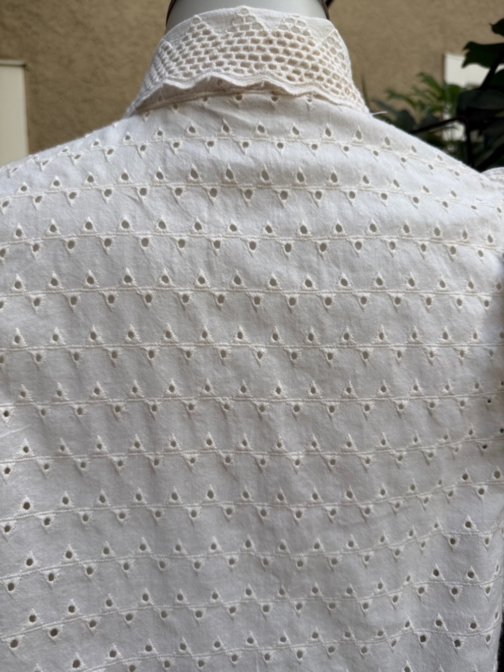 Vintage Cream Eyelet Lace Cotton Button-Front Top - Picture 9 of 12